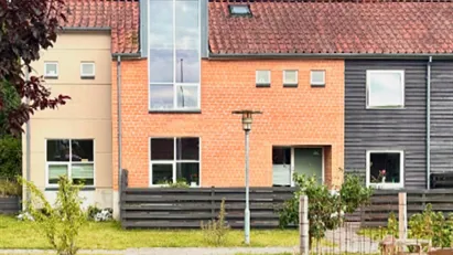 Sjældent udbudt arkitekttegnet andelsbolig
