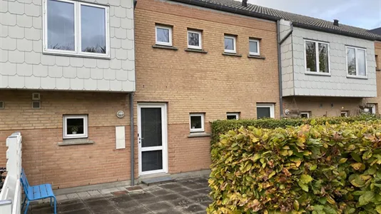 Andelsboliger til salg i Solrød Strand - billede 1