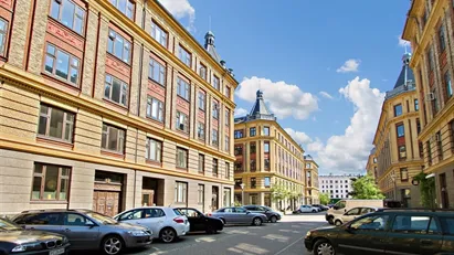 [Kun bytte] Moderniseret lejlighed med stor altan mod grøn gård. [Kun bytte]