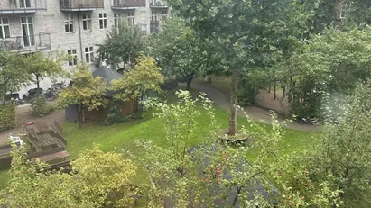 Lyst nyrenoveret 87 m² andel på 2. sal lige ud til Den Grønne Sti (3v Nørrebro)